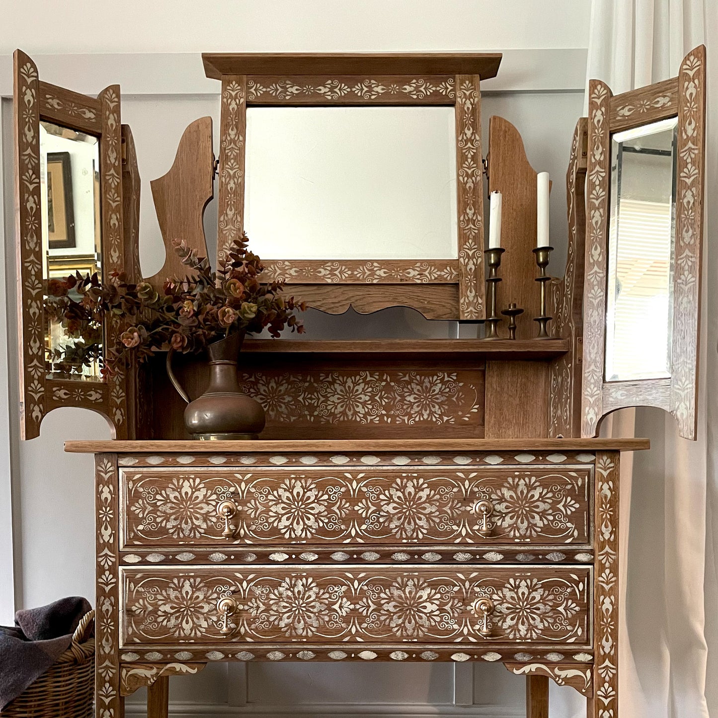 Chalk Effects Furniture Paint - Akubra